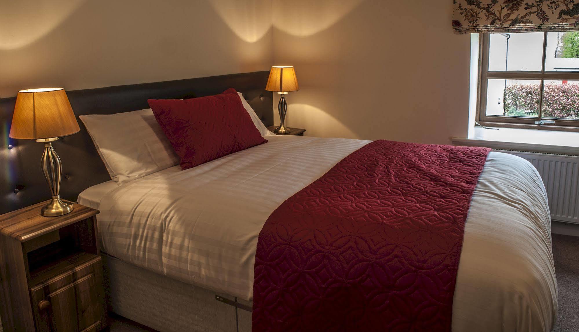 New Forest Estate Lodges Tyrrellspass Eksteriør bilde