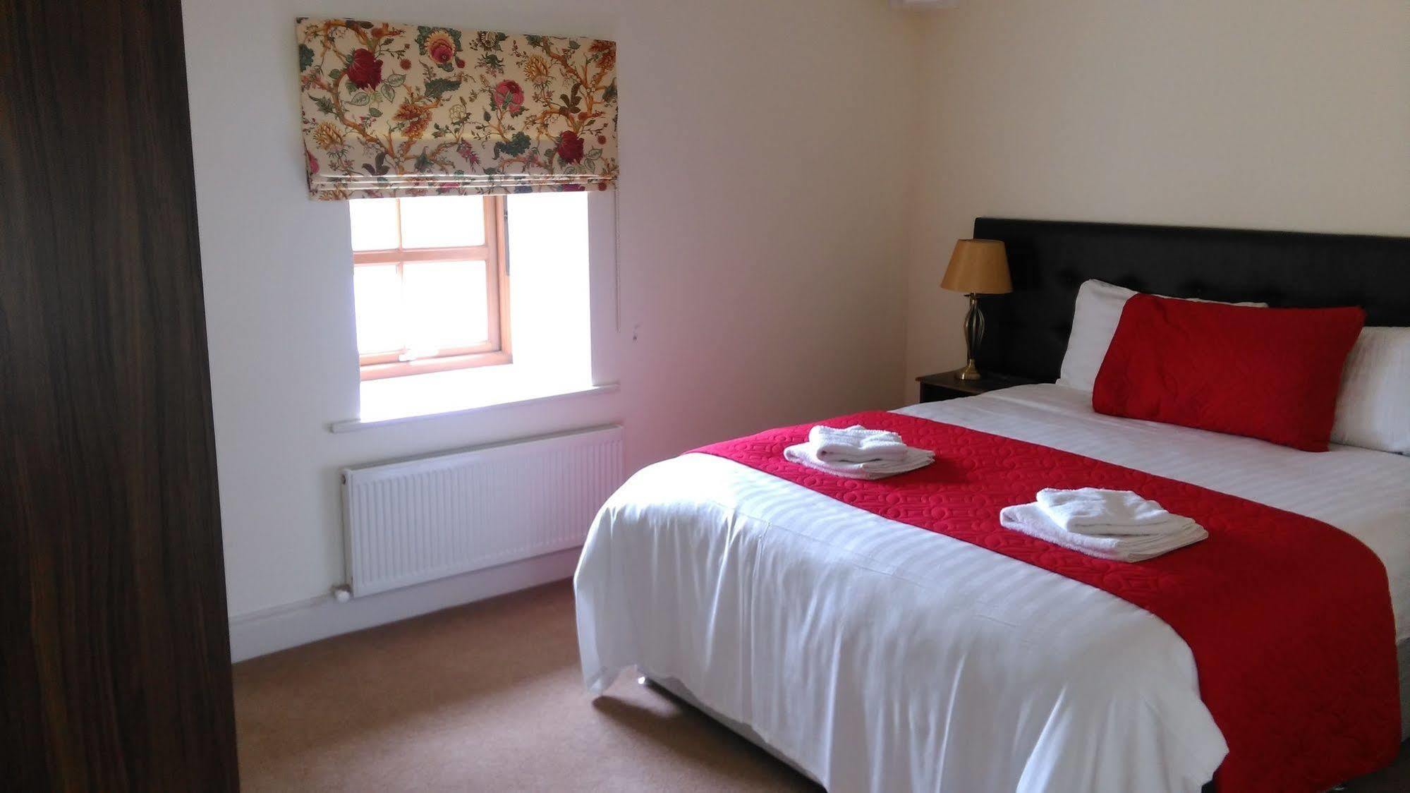 New Forest Estate Lodges Tyrrellspass Eksteriør bilde